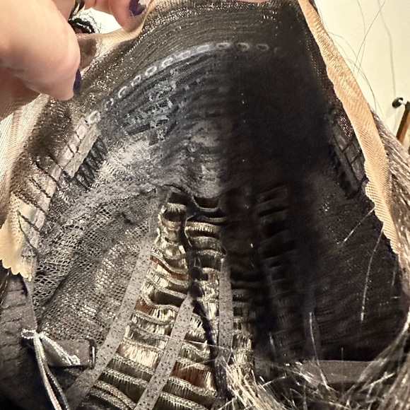 Sleek 1B/99j Bob  Women's Wig - Picture 4 of 4